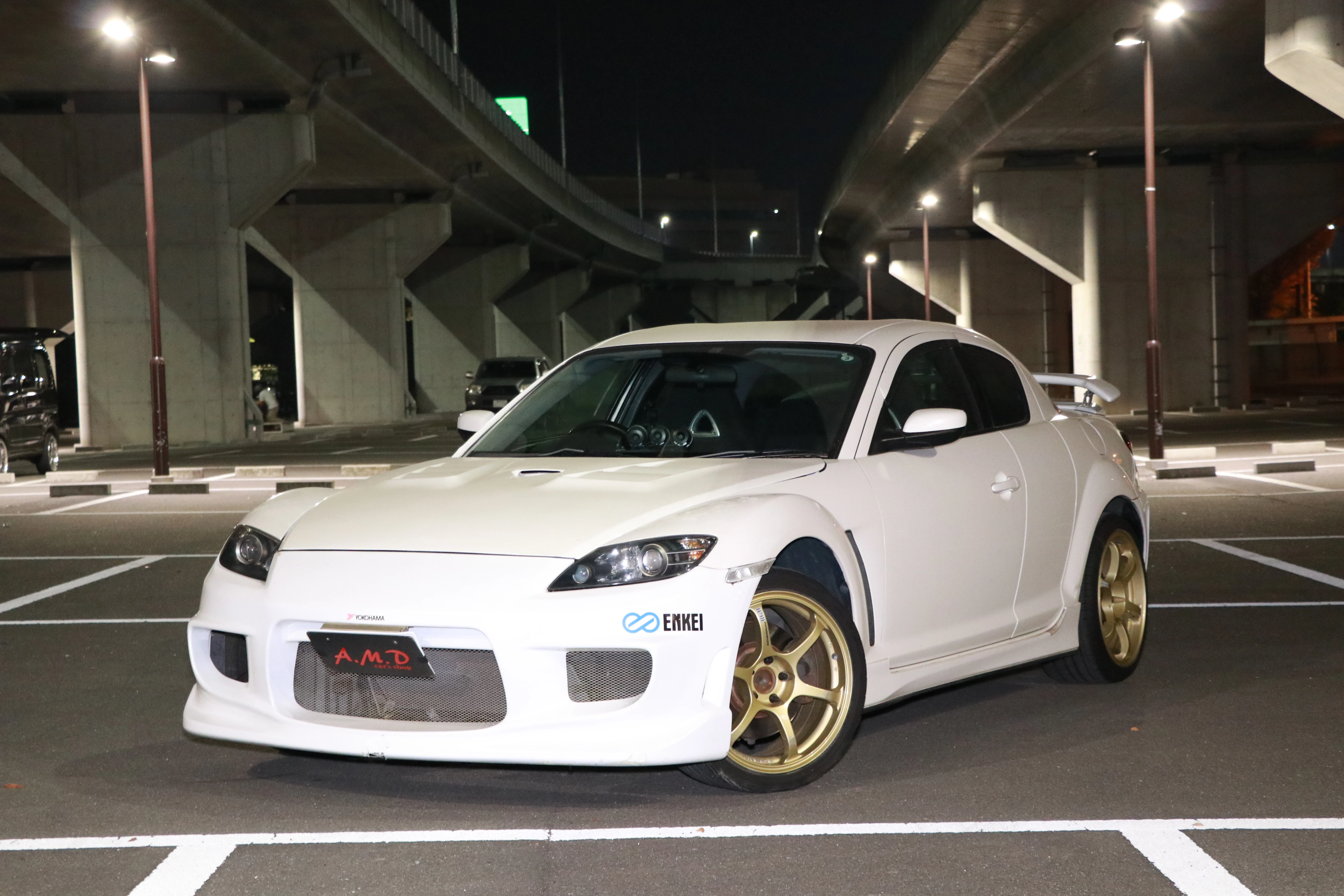 ラグジュアリーなスポーツカーを楽しむ至福のひととき