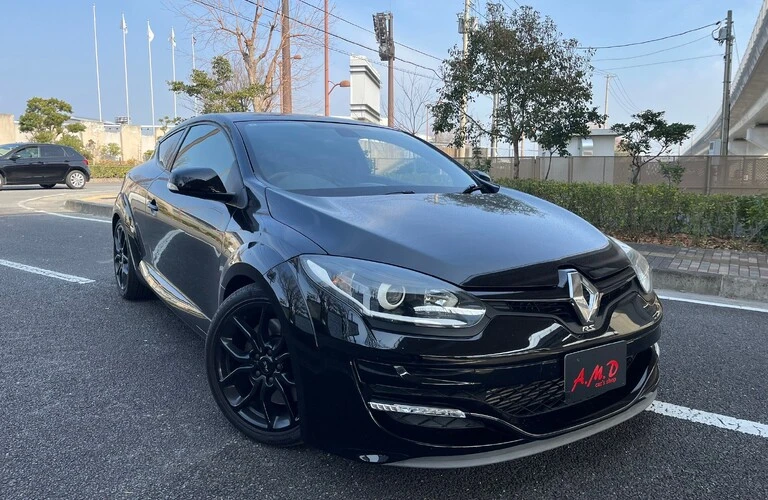 メガーヌRSの中古車はAMDでしか手に入らない！フランスの情熱を運ぶ
