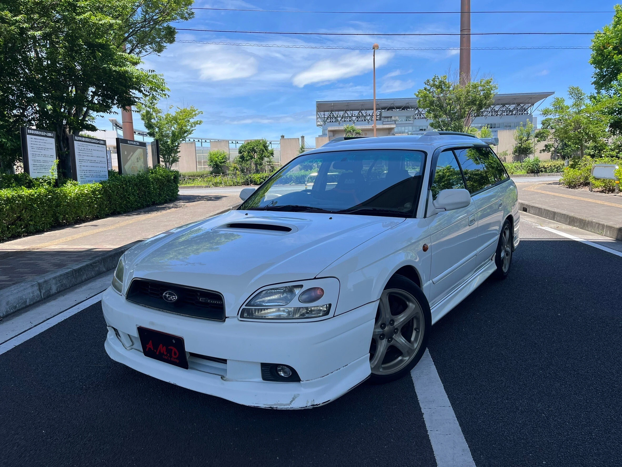 レガシィツーリングワゴン、サーキットの新たな仲間に！