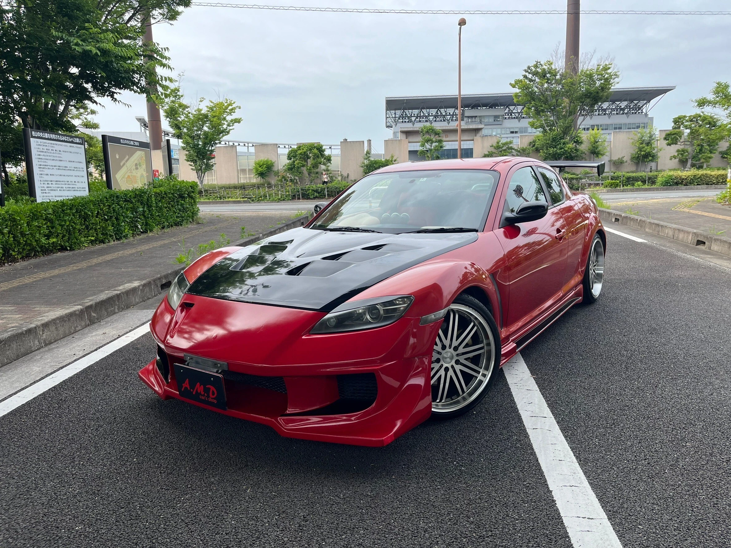 夢のようなRX-8ライフへの第一歩、カーショップAMDで手に入れよう