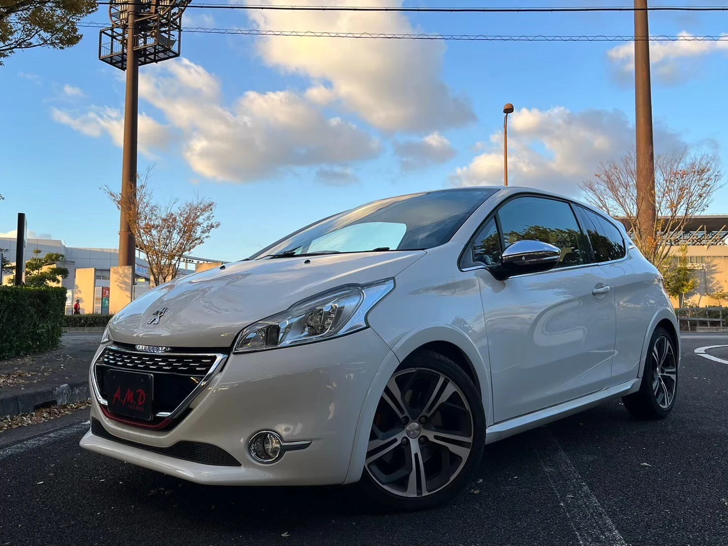 208GTIターボで感じる、究極のダイナミックドライブ！