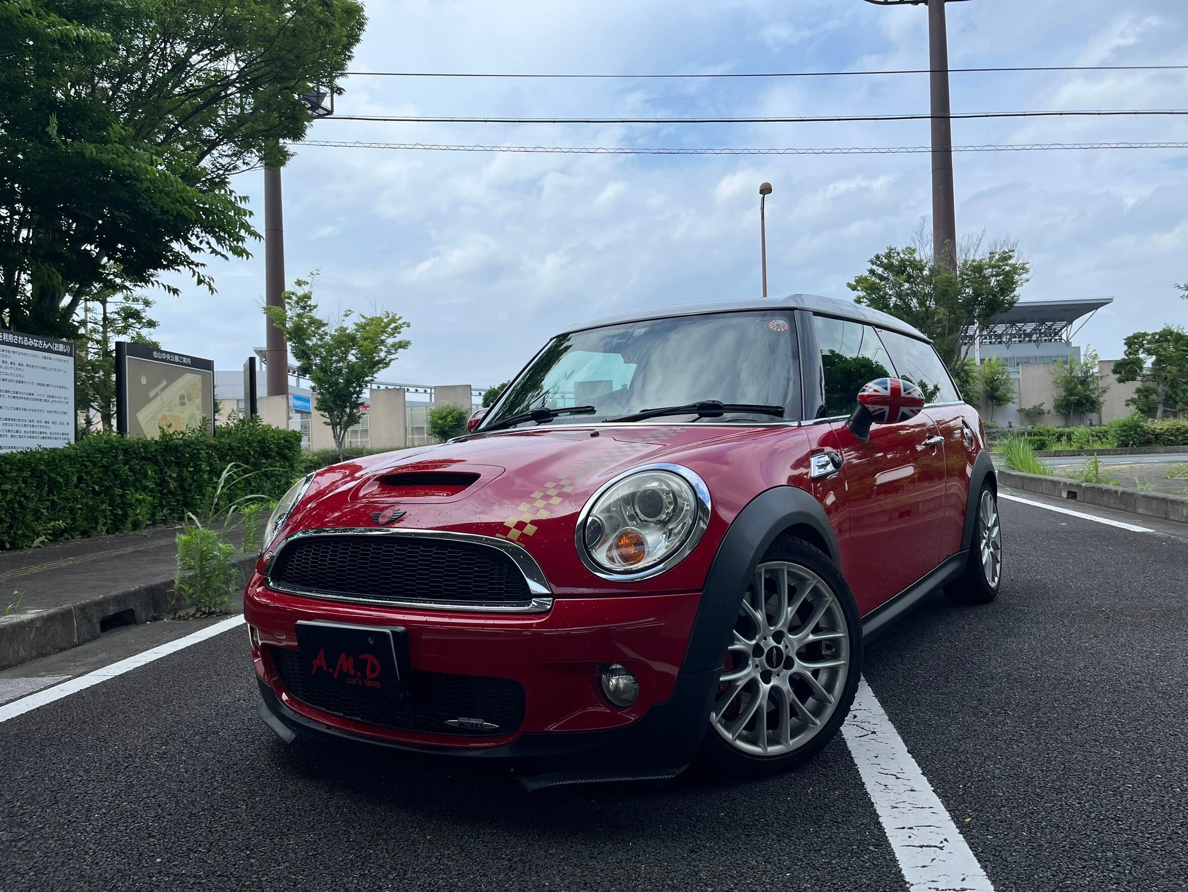 R56型 MINIでスポーツカーの楽しみを手に入れよう！