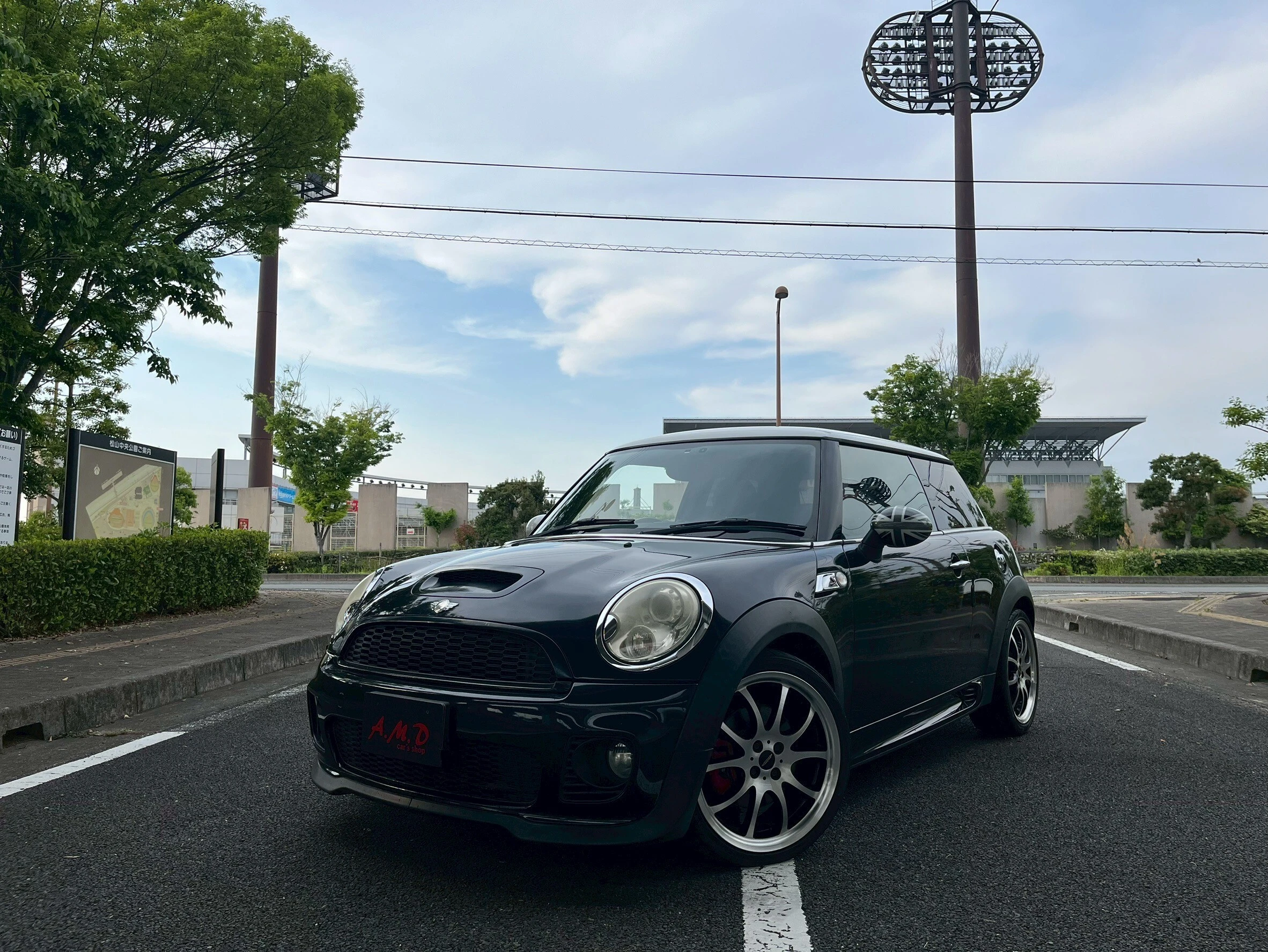 スポーツカー比較の決定版！R56型MINIクーパーSの魅力を解剖する