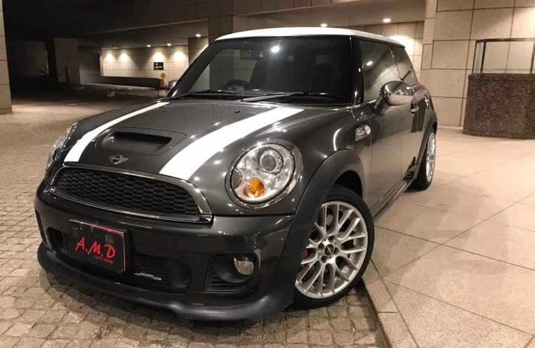 シビれる加速とスリリングなコーナリングを味わえ！最高のパフォーマンスカーを取り揃えています